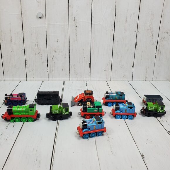 Thomas & Friends Mixed Lot Set of 10 Toy Trains Magnetic and Plastic Toddler Toy - Picture 3 of 5